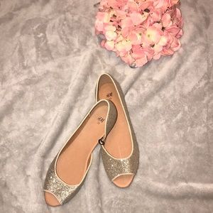 H&M GOLD SHOES✨